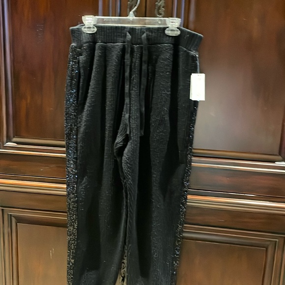 Inc international concepts black sweater and sequin joggers size large - Picture 4 of 13